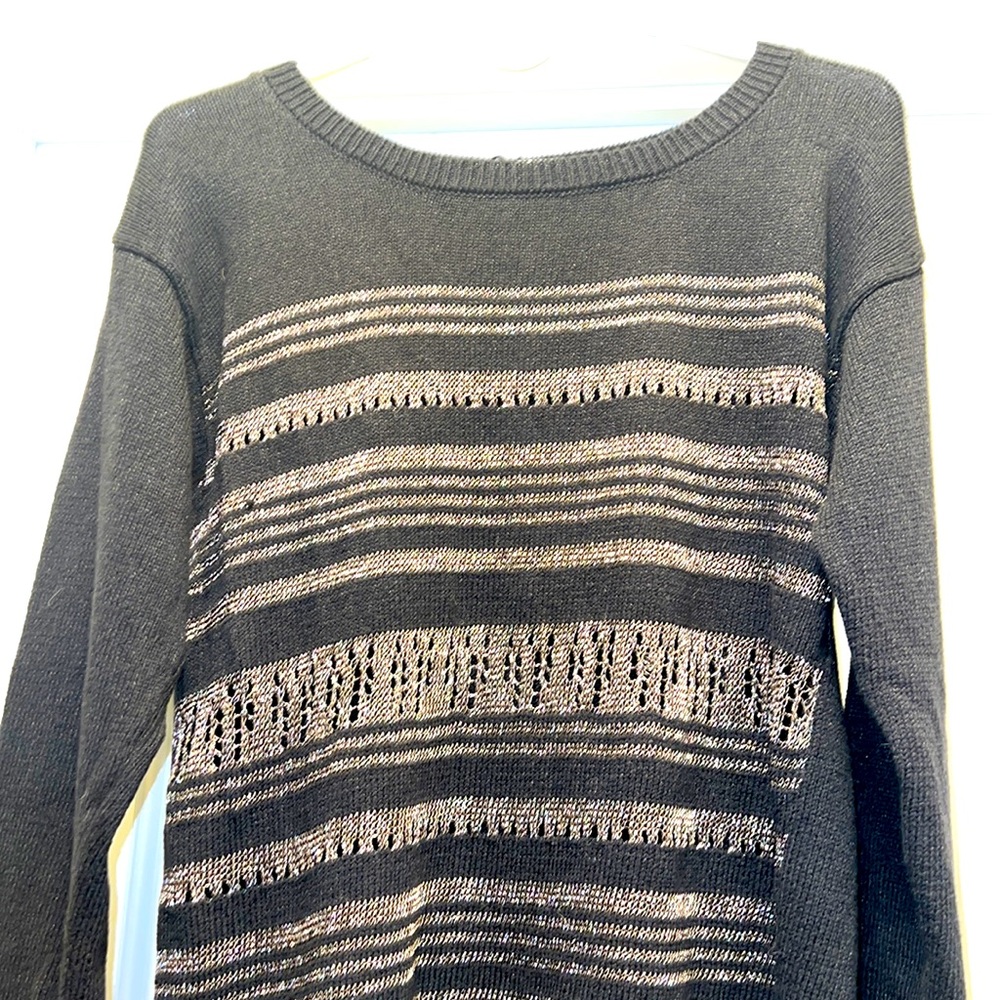 Woman’s Rock & Republic Black and Gold Metallic Sweater Size Medium